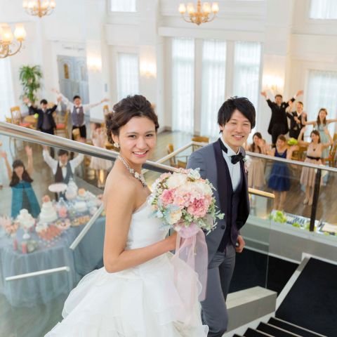 結婚式のテーマやサプライズに使えるお花とは 演出に華やかさを添えてくれるバラは個性が出せる アークベルグループ ピアザ デッレ グラツィエのスタッフブログ こまちウエディング Net新潟版